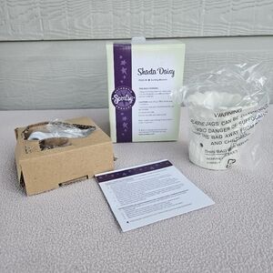 Scentsy Shasta Daisy Plug-In Wax Melter White Flower Floral Aromatherapy